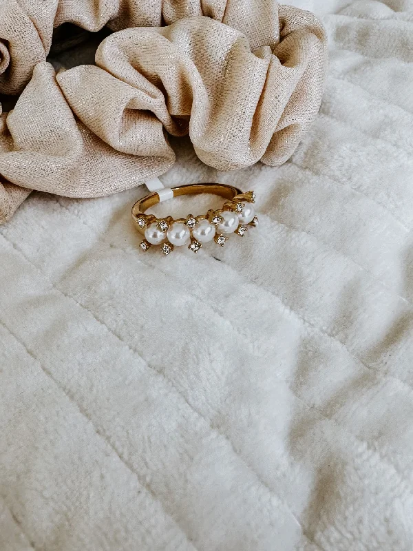 Roro Pearl Ring